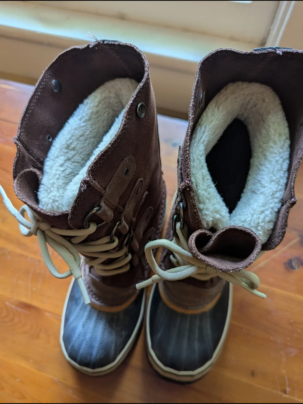 Sorel Brown and Black Lace-Up Waterproof Winter Boots